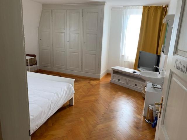 Guest House Dieci Allo Zoo Zurique Exterior foto